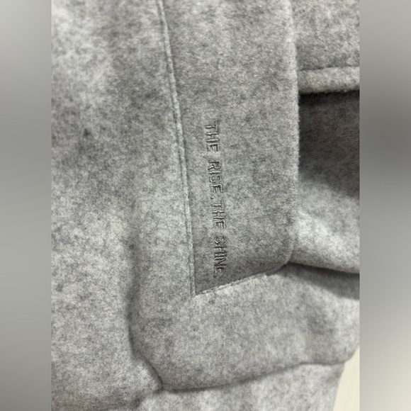 Vuori Women's Large Soho Melton Jacket Light Grey NWT Synthetic Wool Sporty - Picture 5 of 9